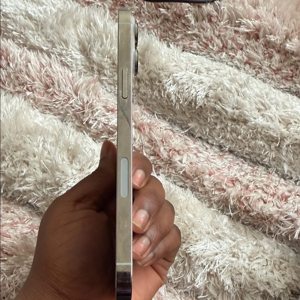 Apple iPhone in Elegant White